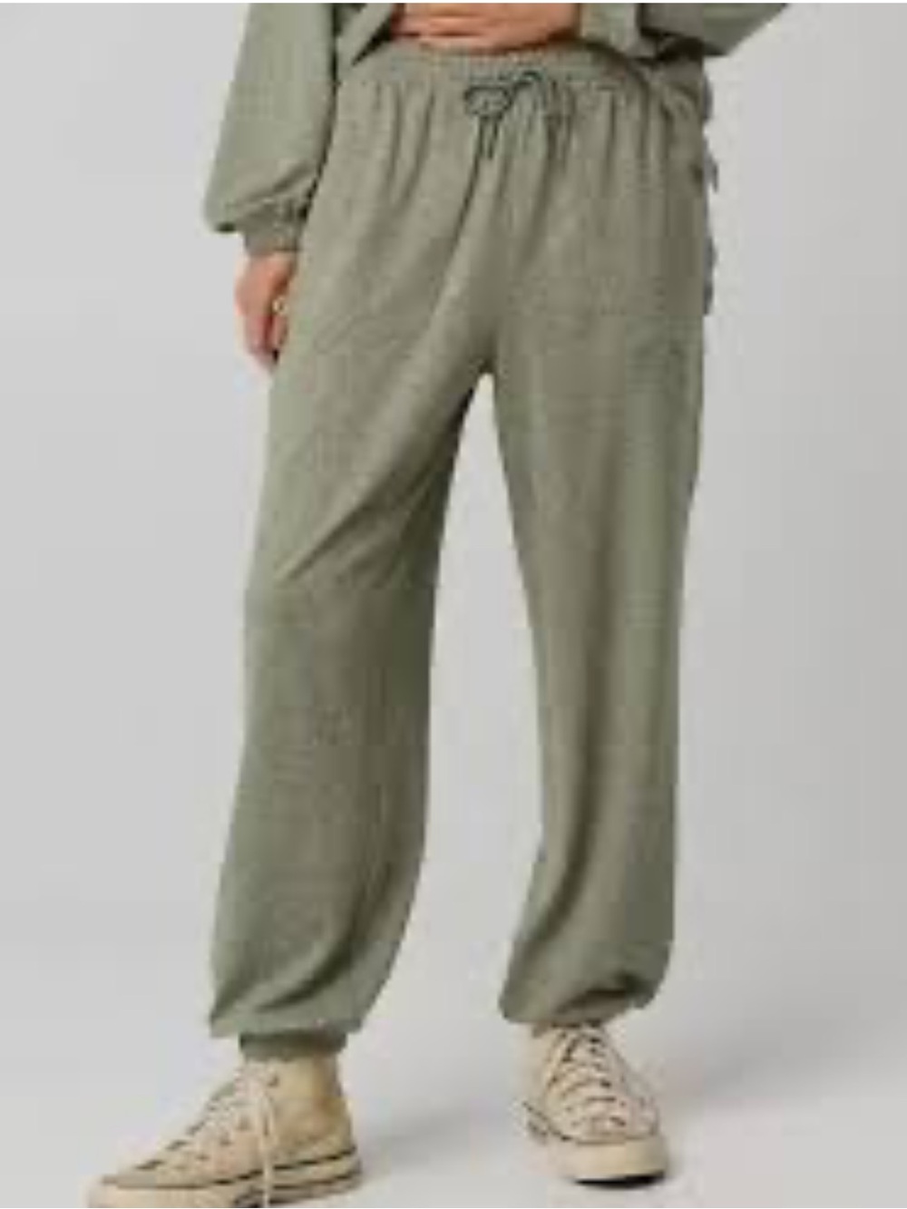 OFFLINE by Aerie Cloud Fleece Baggy Jogger in Heathered Green Size Small